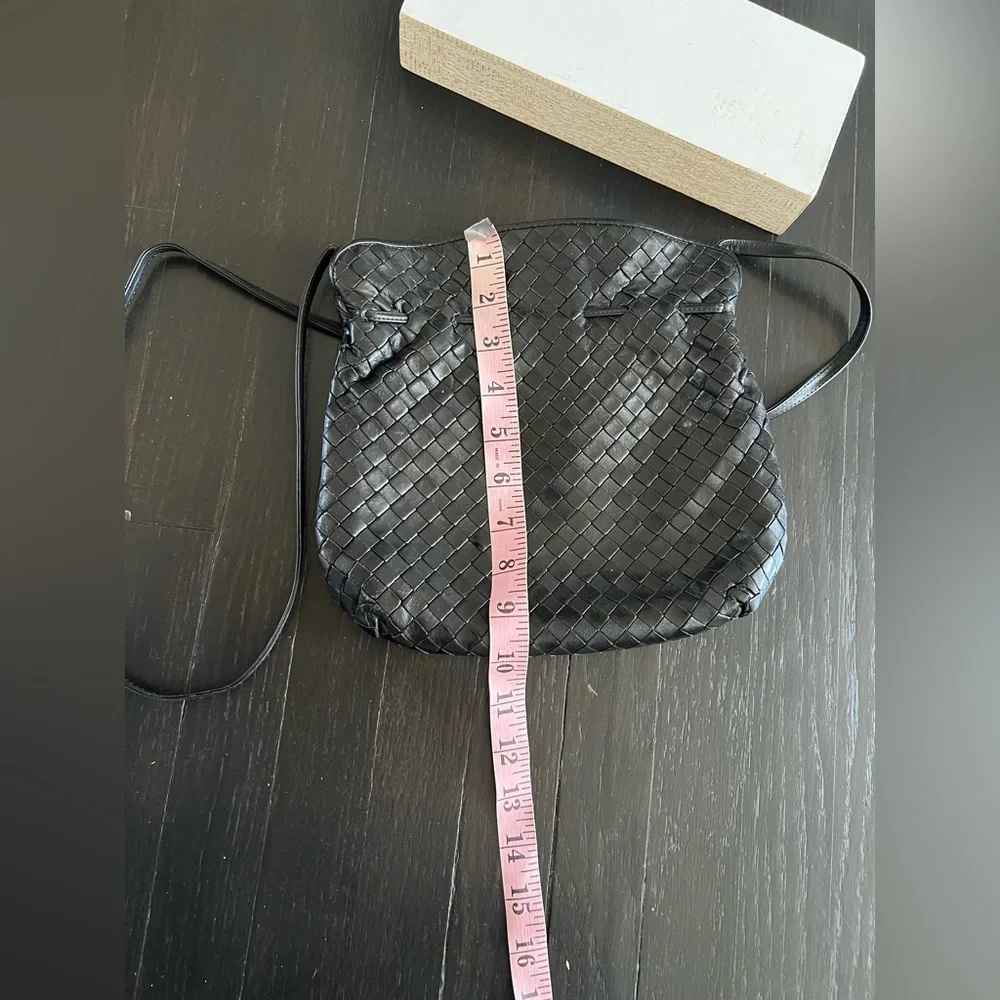 Elegant vintage Black Woven Shoulder Bag